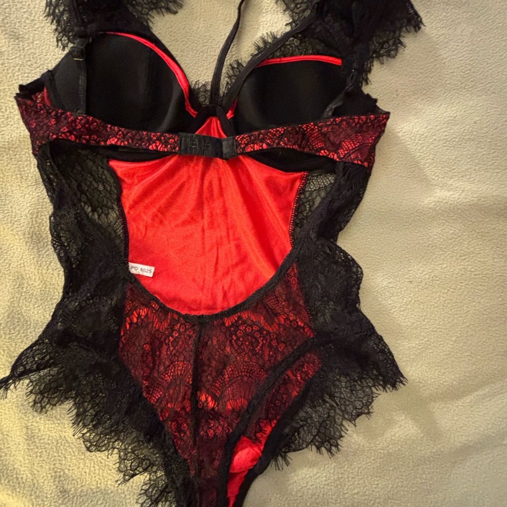 NWOT Red and Black Lace Teddy - Picture 5 of 5